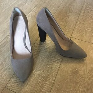 Aldo tan and black pointy toe suede block heels